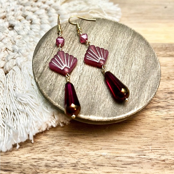 Art Deco Tea Earrings Maroon Handcrafted - Picture 3 of 4